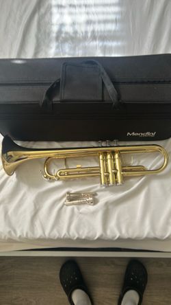 Mendini trumpet gold