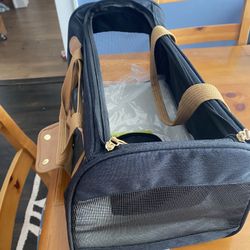 Sherpa Pet Carrier (for animals up to 22 Lbs)