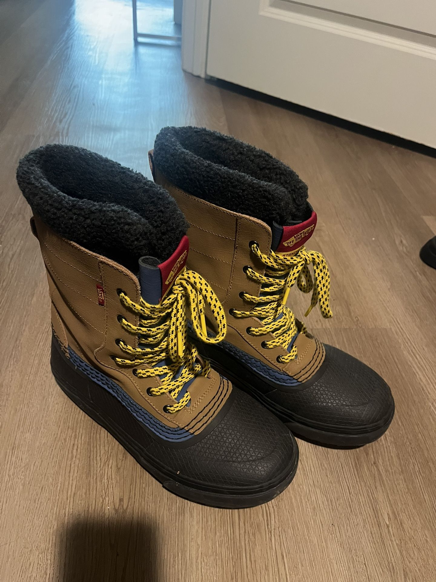 Vans Snow Boots