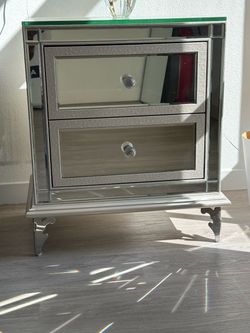 Pair of Michael Amini & Jane Seymour Mirrored Nightstands – Glass Tops