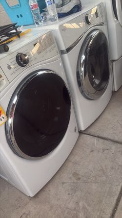Bonito set de Labadora y secadora frontal marca whirpool de haz