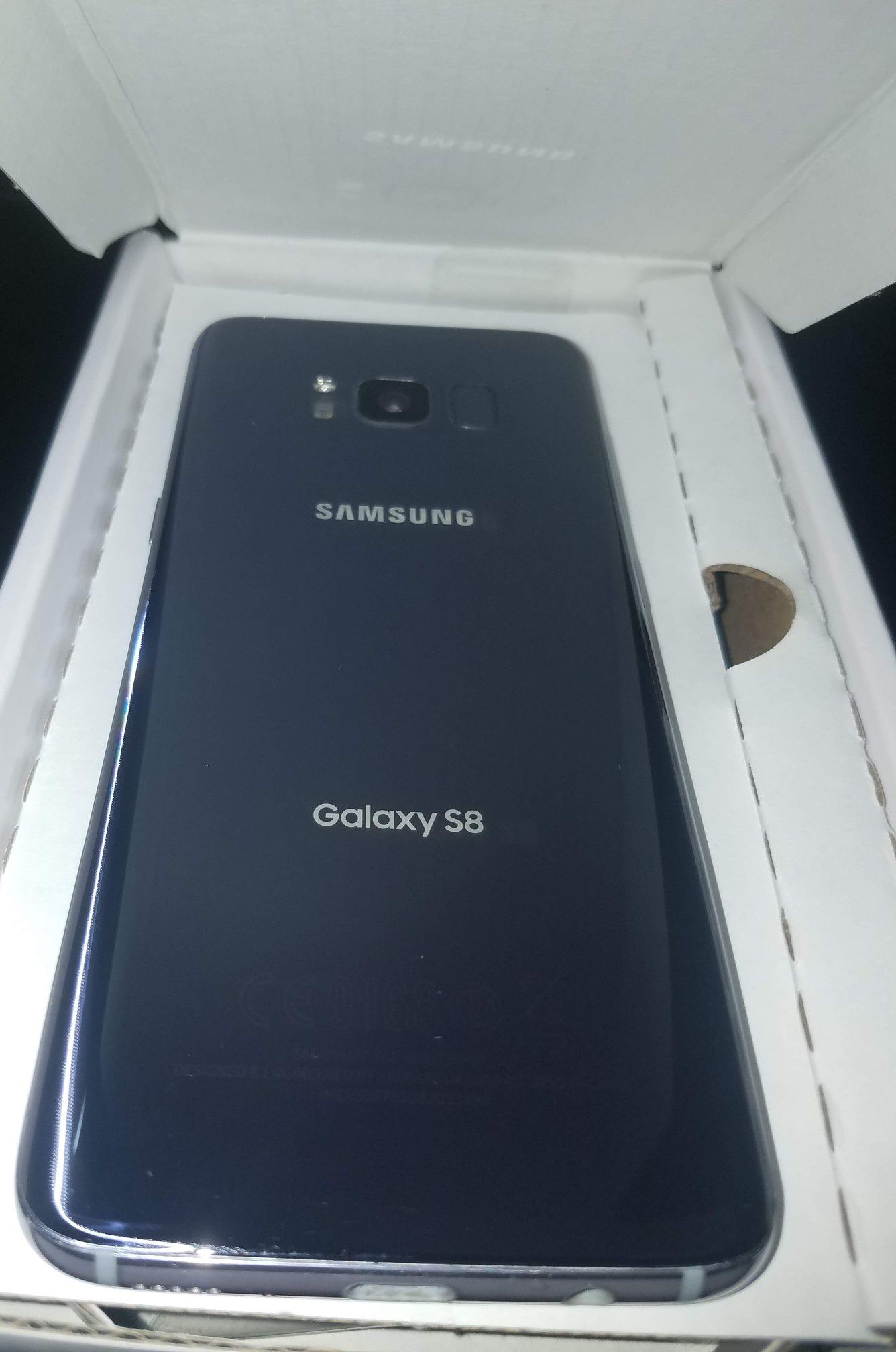 Gray samsung galaxy s8 unlcoked for all carriers. Price it is FIRM not NEGOTIABLE. Phone it is in good condition