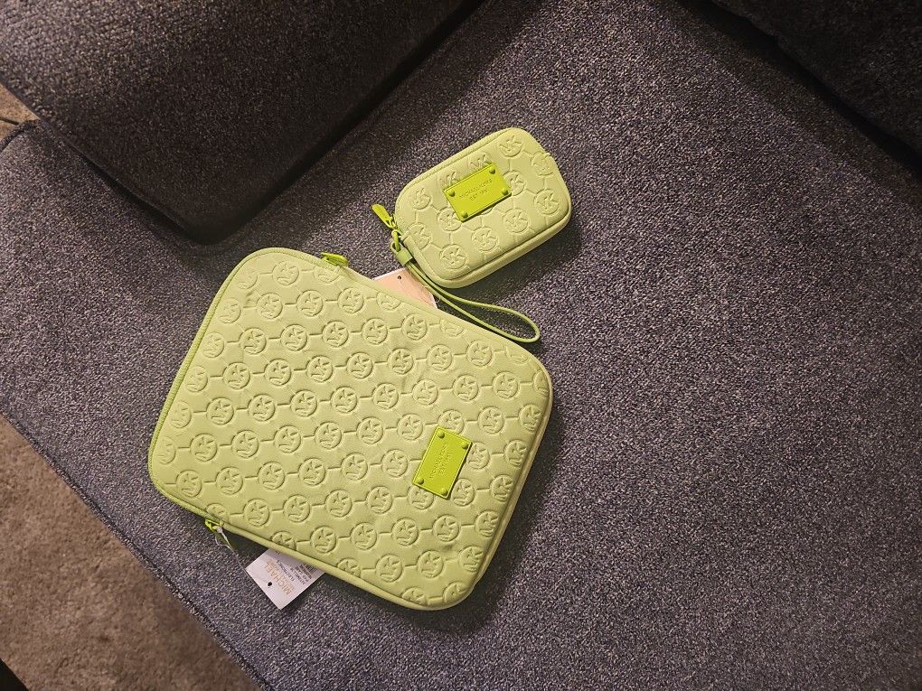 MK Tablet Sleeve