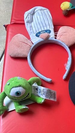 Disney eats and hat
