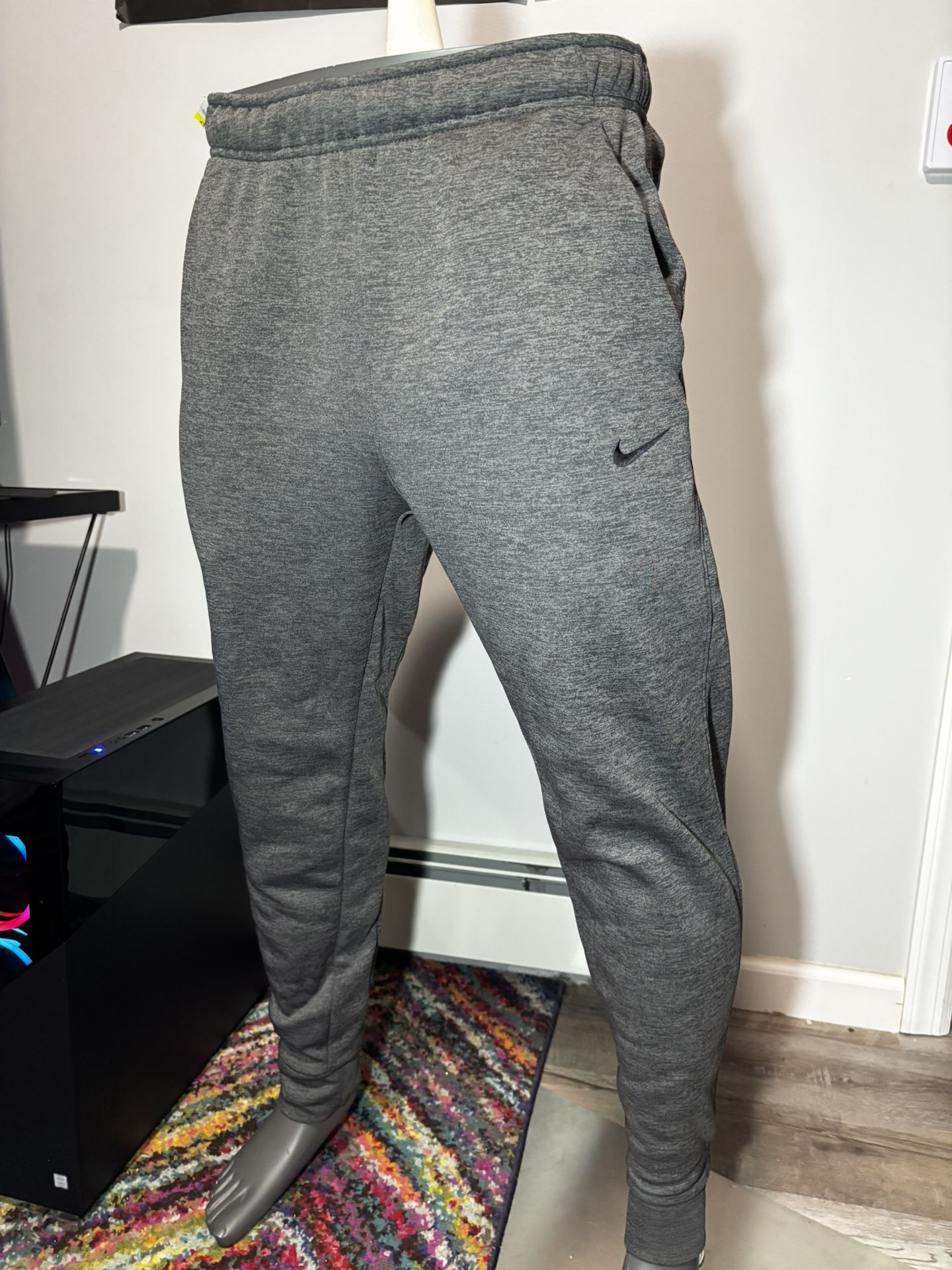 Men’s Nike Therma-Fit Tapered Fitness Pants Medium Gray Joggers