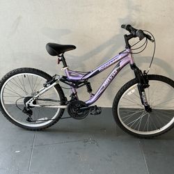 BICYCLE MONGOOSE 18 SPEED SIZE 24 BRAND NEW