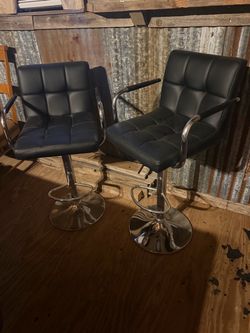 4 Matching Barstools