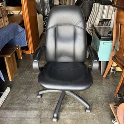 Tamiri High Back Executive Chair Good Condition
