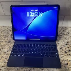 Apple iPad Pro with Accessories