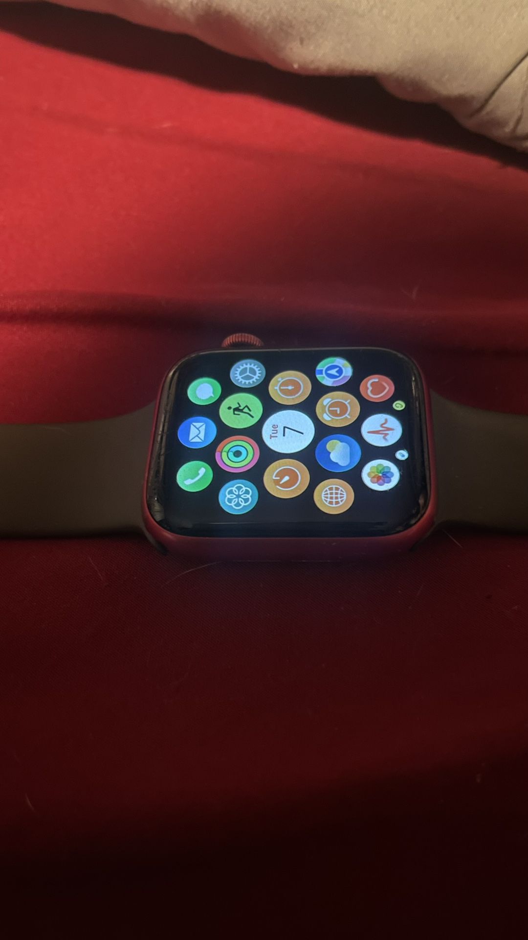 Red Apple Watch Series 6