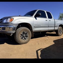 2001 Toyota Tundra. 