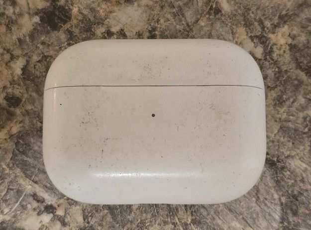 Airpods Case with Right Airpod
