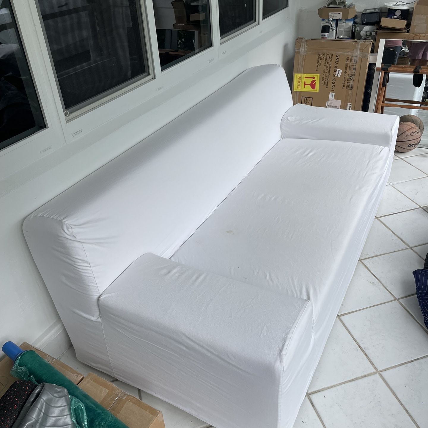 Meridiano Sofa With Cover