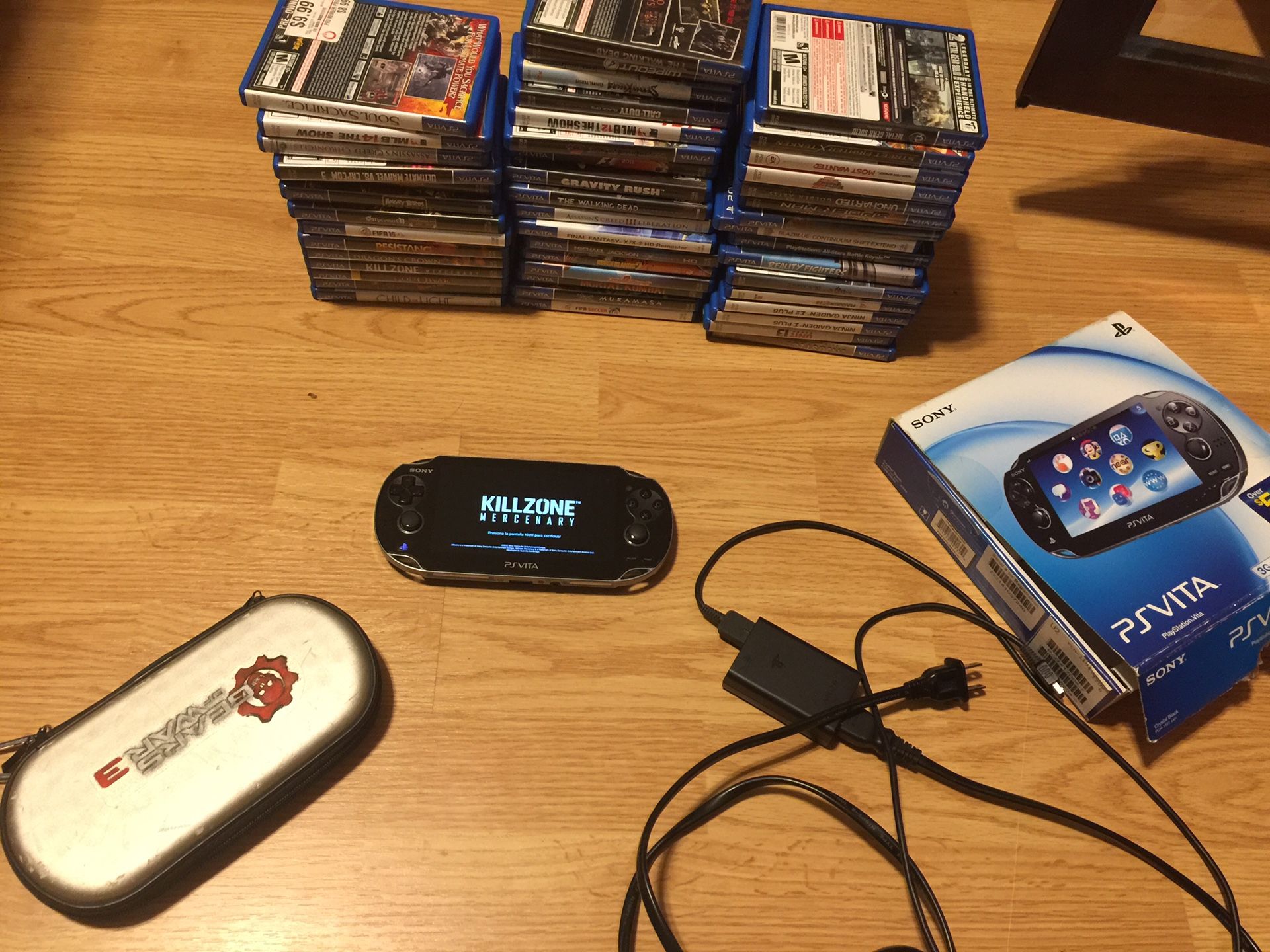 Ps vita + 47 games