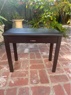 Piano bench Yamaha color Brown