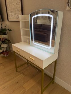 Vanity (Like New)