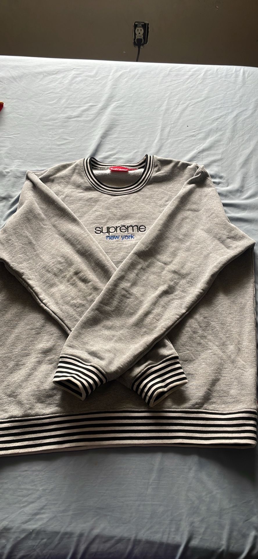 Supreme Crewneck