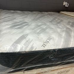 Cal King Medium Firm Mattress Open Bag  Only $399 Made By East Man House 