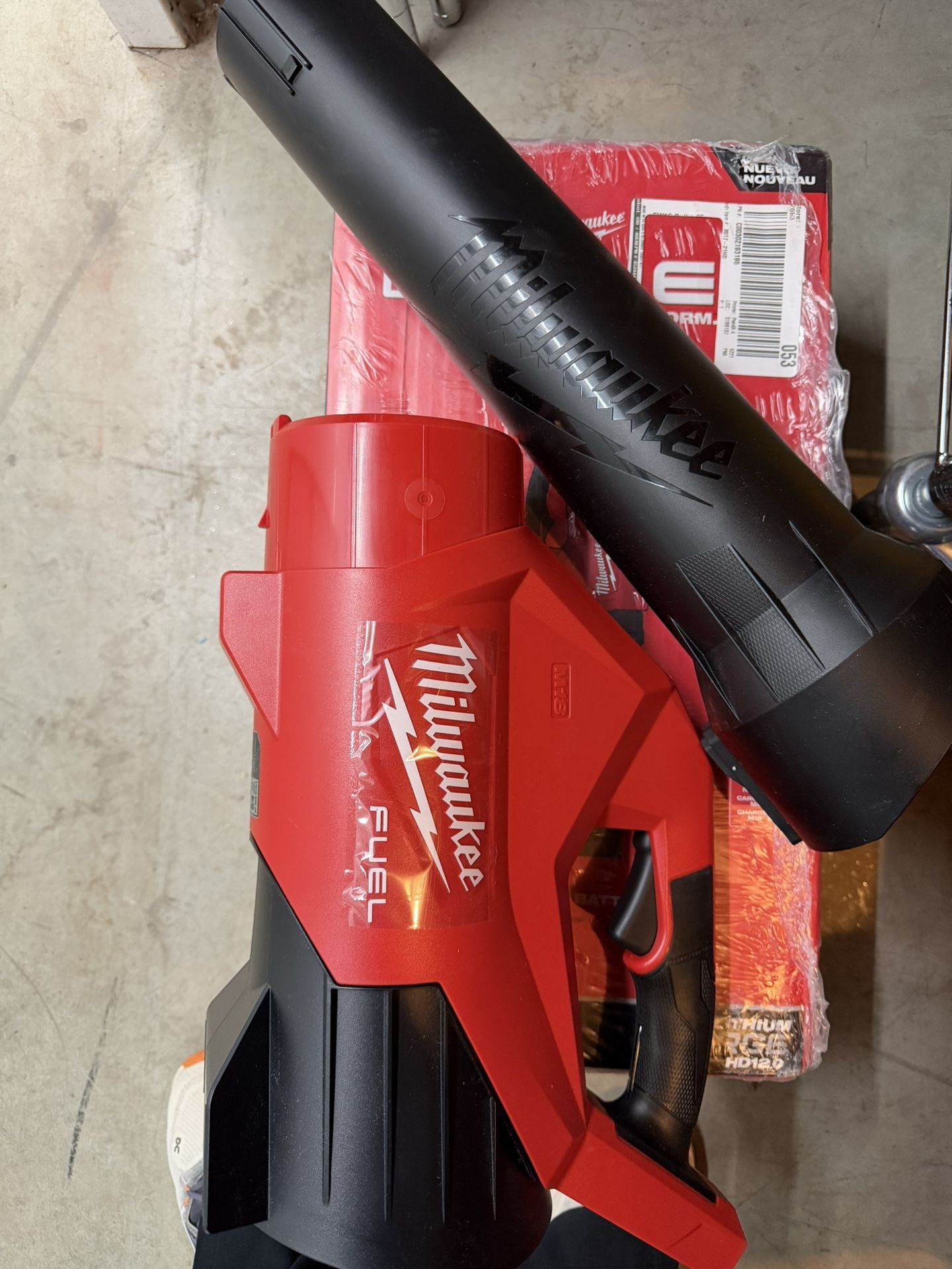 Milwaukee Blower w/12.0 Ah FORGE Battery & Rapid Charger