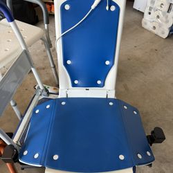 Electric Bath Lift Chair ,Suitable for Bathtubs Larger Than 16“ Wide, High-Strength Steel Pole Support,6 Bottom Non-Slip Suction Cups,Collapsible,Bear