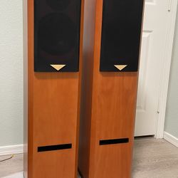 Usher V-602 Hi-end Floor Standing Speaker 