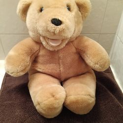 Vintage A.G. Stuffed Brown Bear Plush with smile & tongue out Axlon 1985 NO VOICEBOX