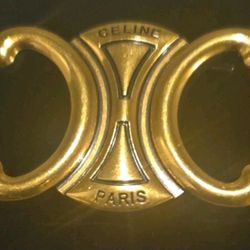 Brooch 