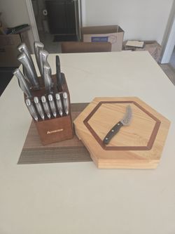 Knife set + charcuterie board
