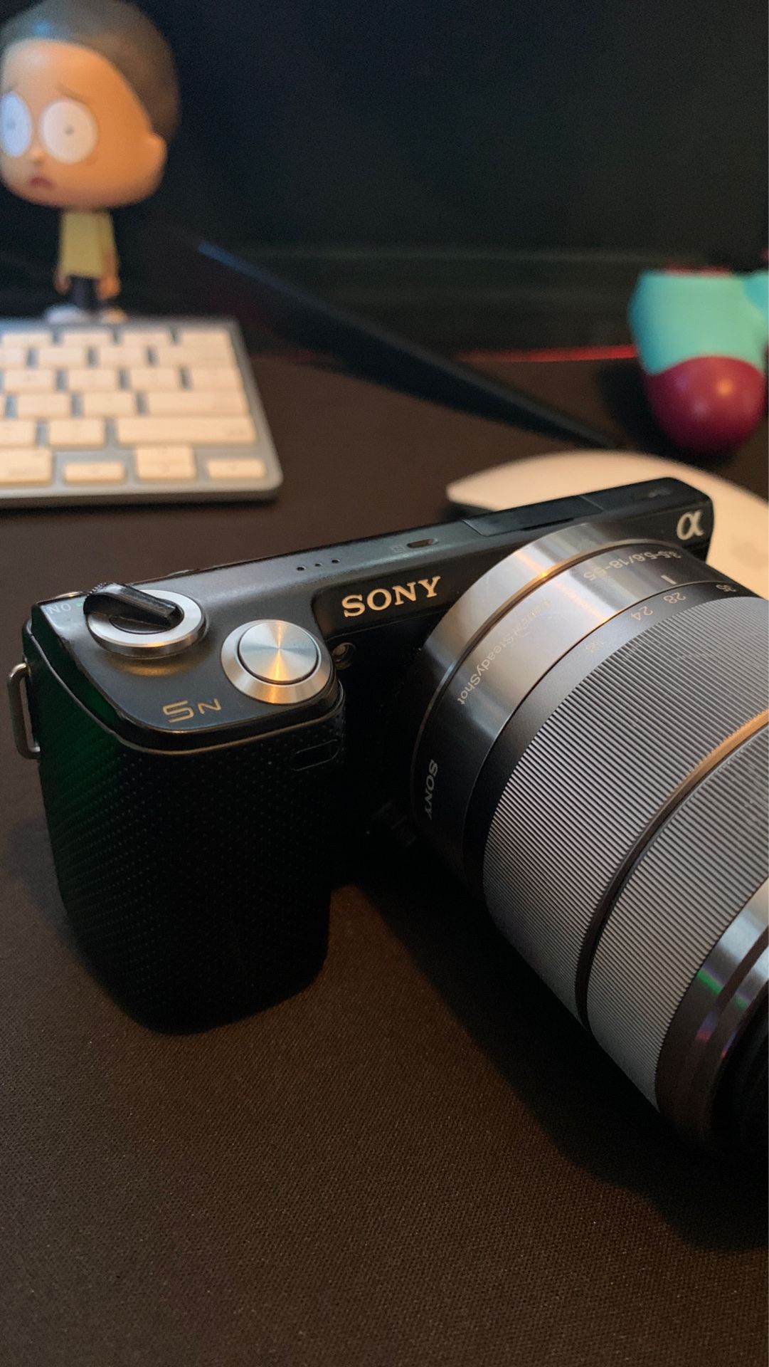 Sony NEX-5N 16.1 MP w/18-55mm kit lens 1 🔋