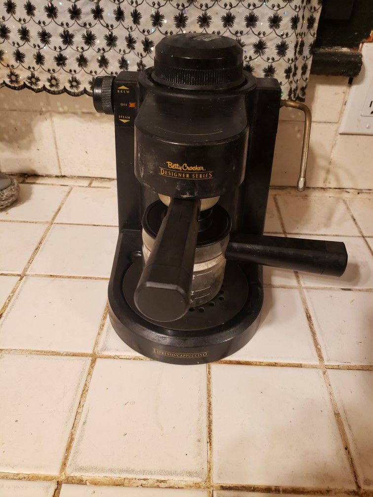 Betty Crocker Designer Series BC-174 Espresso Cappuccino Coffee Maker
$