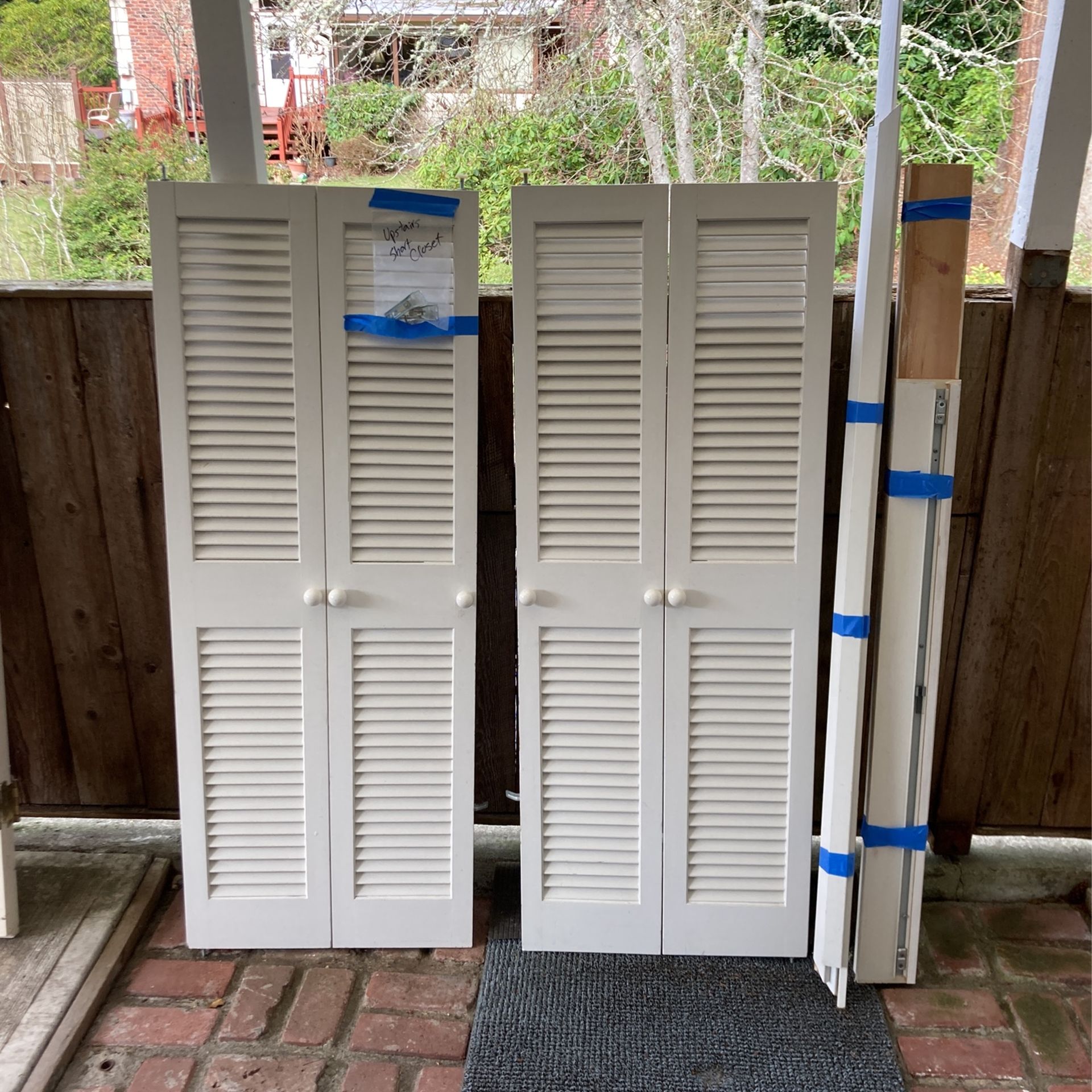 Solid Wood Louvered Folding Short Closet Doors