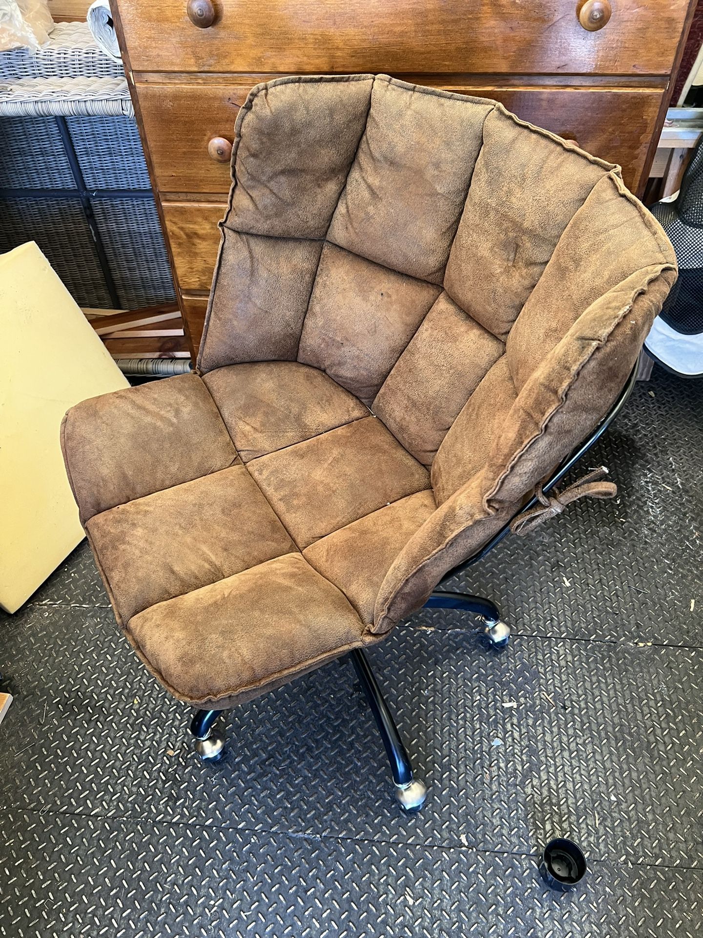 William Sonoma Glove Swivel Desk Chair