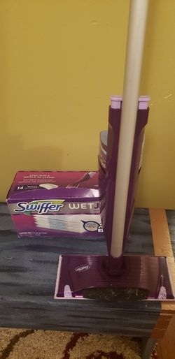 Swiffer WET JET/ with Half Bottle of Solution and Pads batteries Included