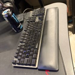 Pro gaming keyboard and mouse