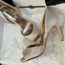 BADGLEY MISCHIKA Soft Blush Heels Size 6