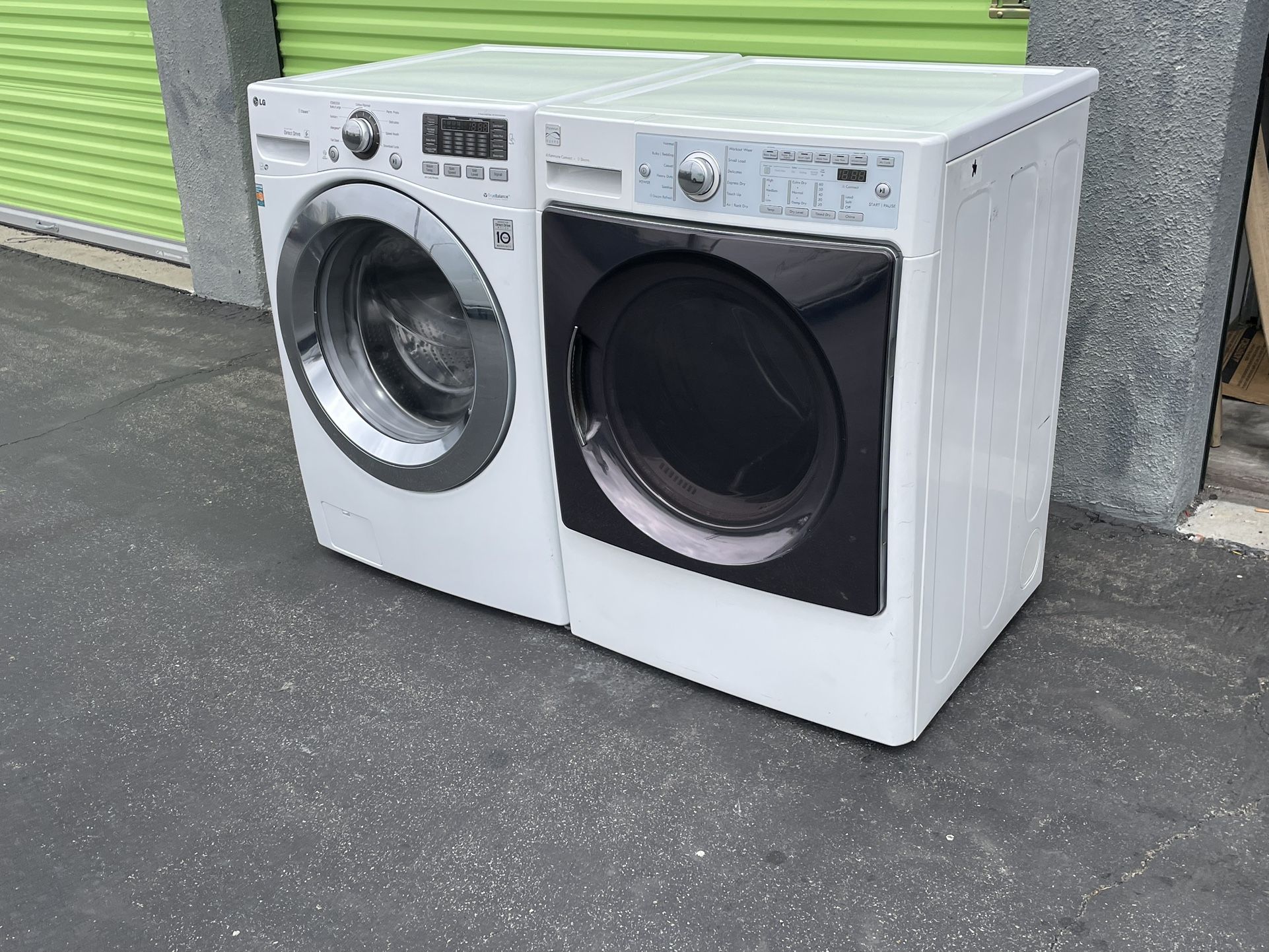 LG Washer And Kenmore Dryer Set Gas