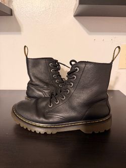 DR. Martens
