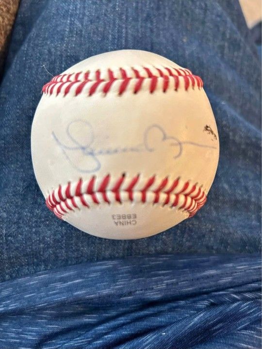 Mariano Rivera signed baseball (Hall of Famer) - no COA