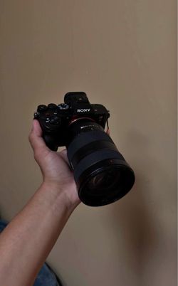 Sony A7R V 61MP Complete Camera Kit + FE 24-70mm f/2.8 + Godox Flash 🔥📸