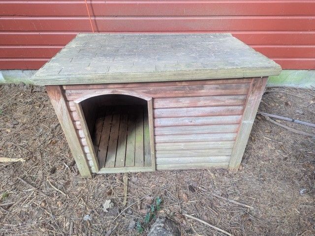 Free Dog house 