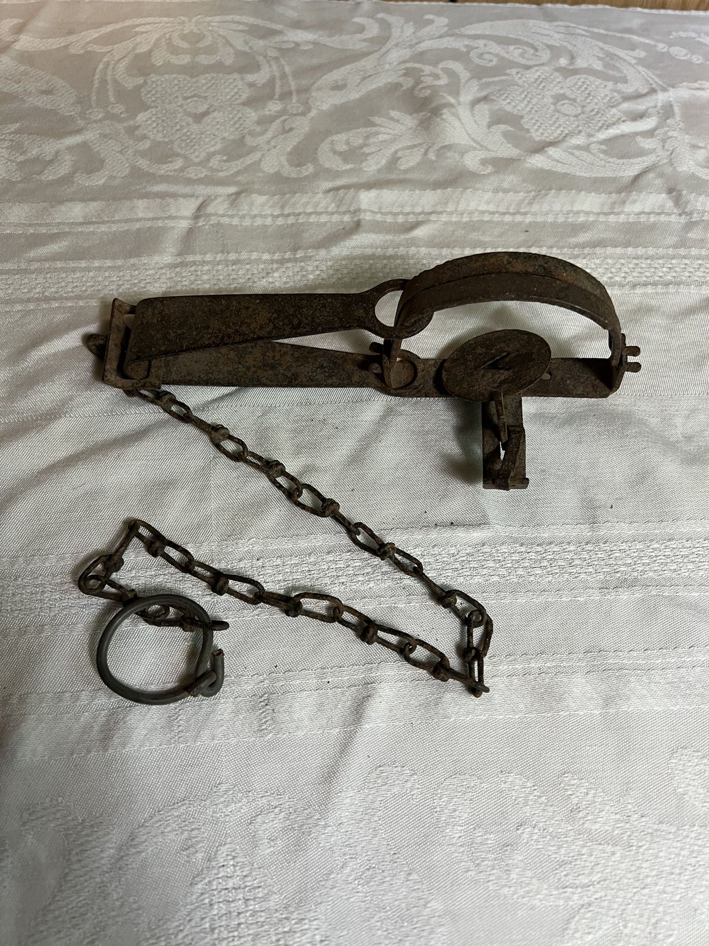Antique, Old Small Animal Traps /Snare Victor 3.5” Metal