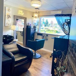 Salon Suite to Share