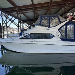 Bayliner 2858 Ciera Command Bridge boat