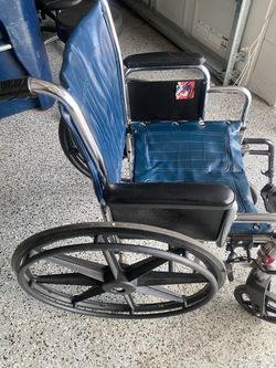 Manual Wheelchair with Footrests
