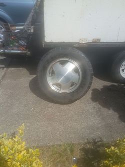 tire on rim for suburban  LT225/75R16