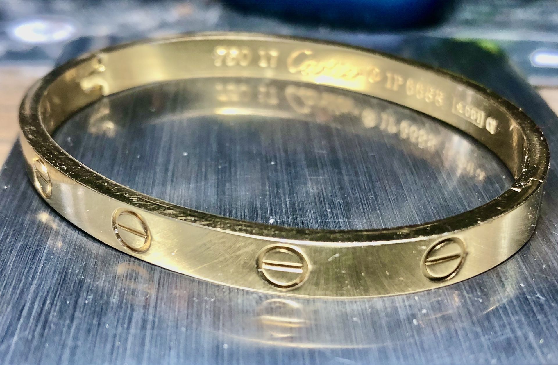 18k Gold Cartier Love Bracelet Weight 20 grams 750 AU Womens Size 17 High Quality Luxury Handmade Jewelry