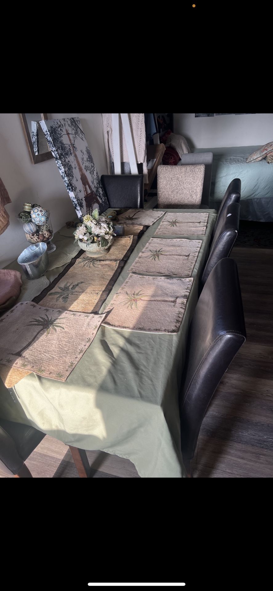 Table And Chairs And Tv