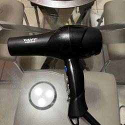 Taiff Smart Blow Dryer W/ Accessories $75 OBO/ Delivery Available 