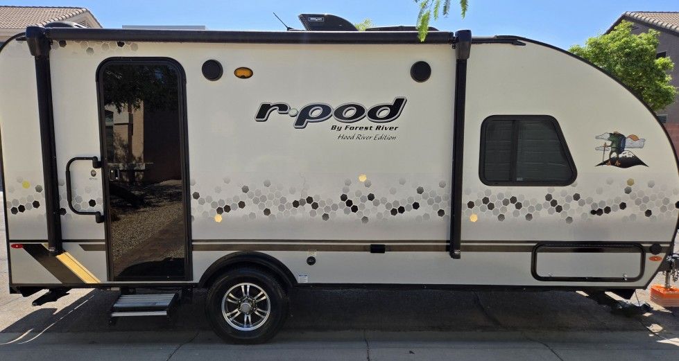 2021 Forest River R Pod 195