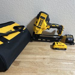 Dewalt Finish Nailer 16 GA 20 Volt Max XR Used Like New 